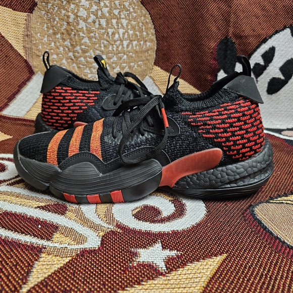 Adidas Trae Young 2 Low Hawks Mens Size 10 Black / Red Basketball Shoes | HQ0986 main image 13